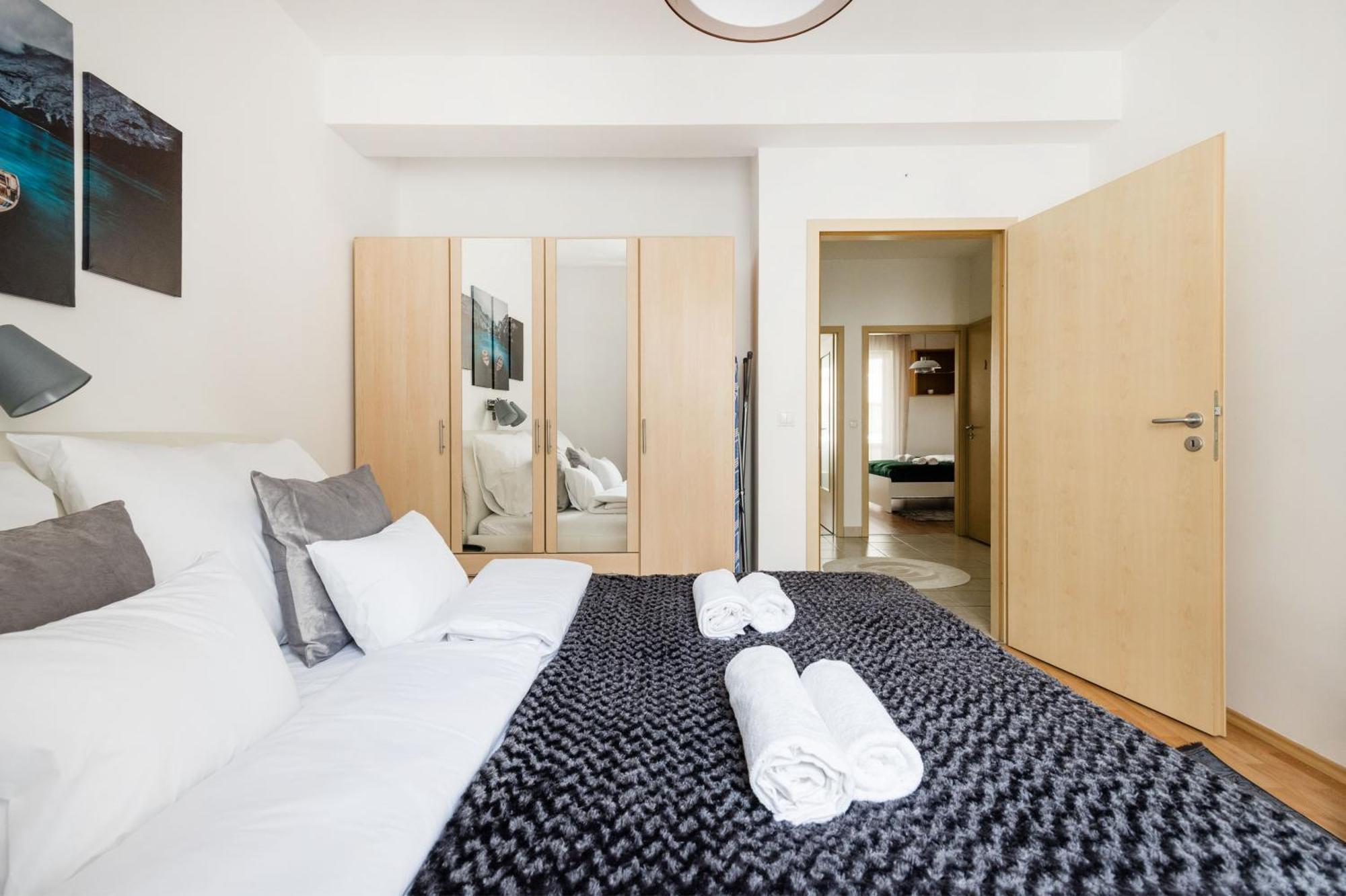 Modern Two-Bedroom Apartment With Free Parking Budapeste Exterior foto