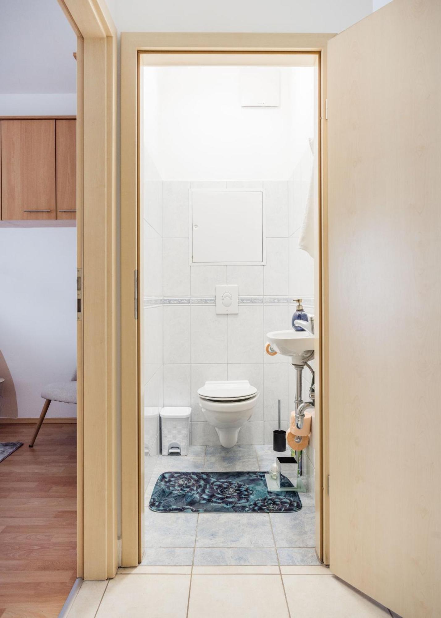 Modern Two-Bedroom Apartment With Free Parking Budapeste Exterior foto