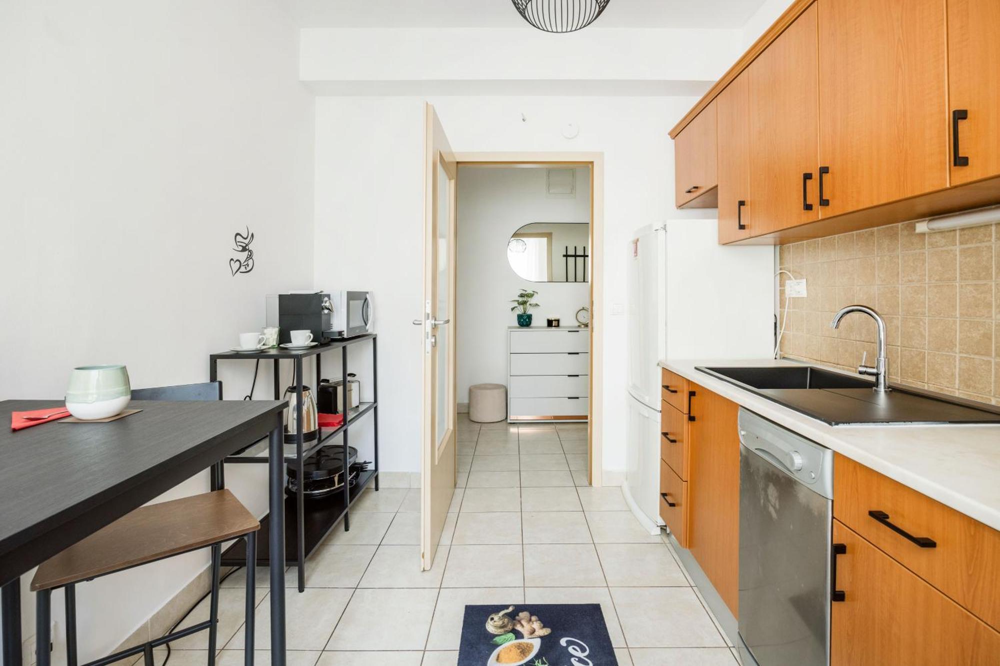Modern Two-Bedroom Apartment With Free Parking Budapeste Exterior foto
